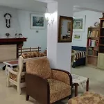 Mallios Near