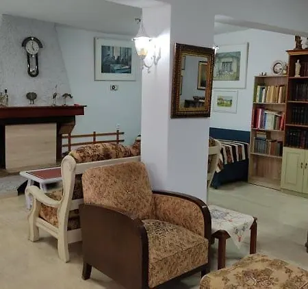 Mallios Near