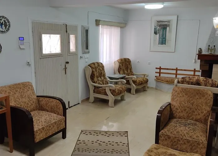 Mallios Near Βίλα Ολυμπία